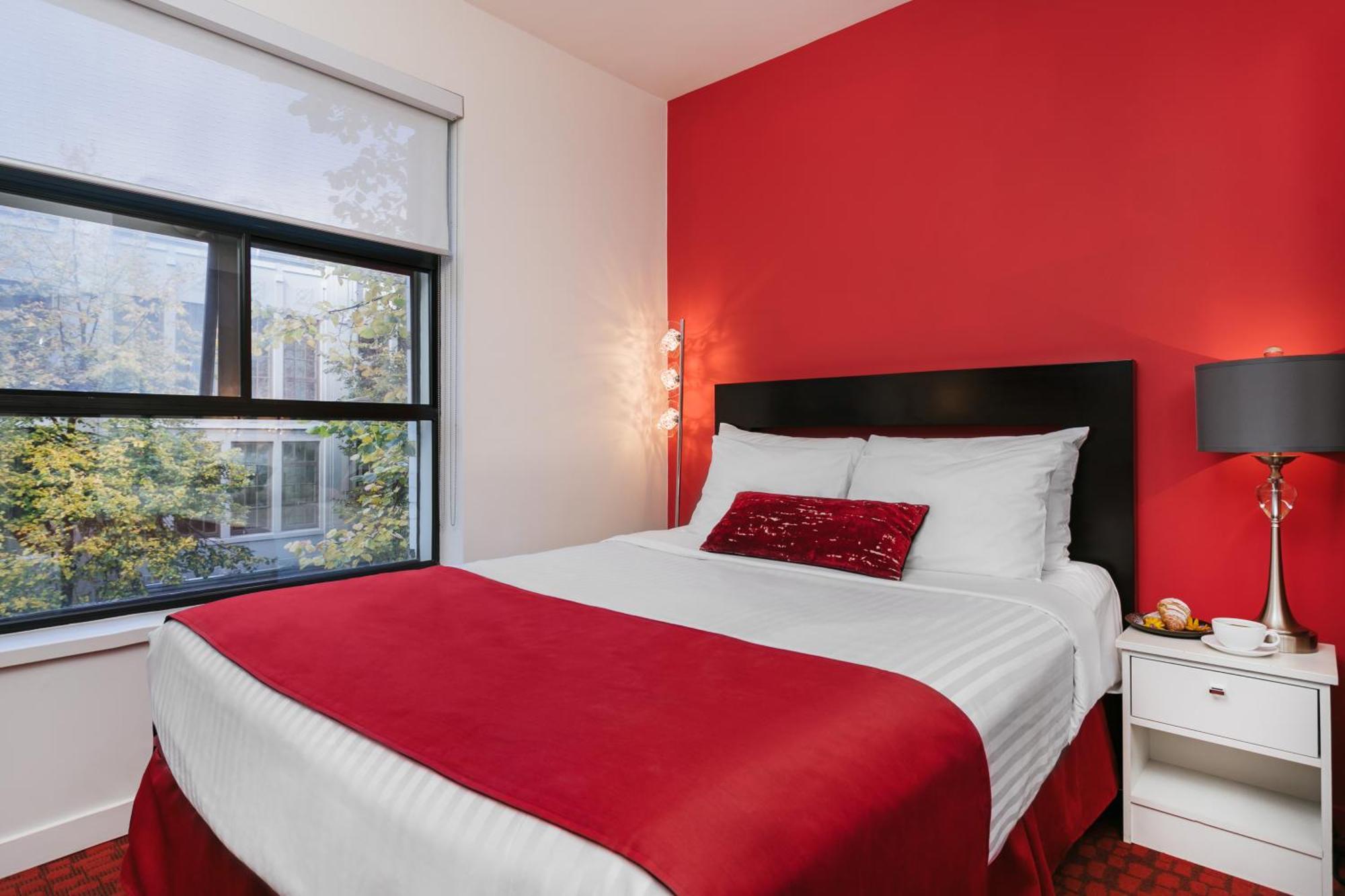 3 Airport Hotels Near Stanley Park That Earn Their Keep