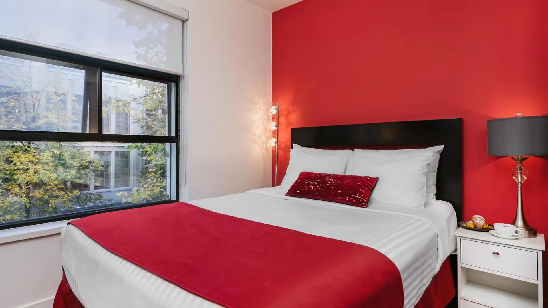 3 Airport Hotels Near Stanley Park That Earn Their Keep