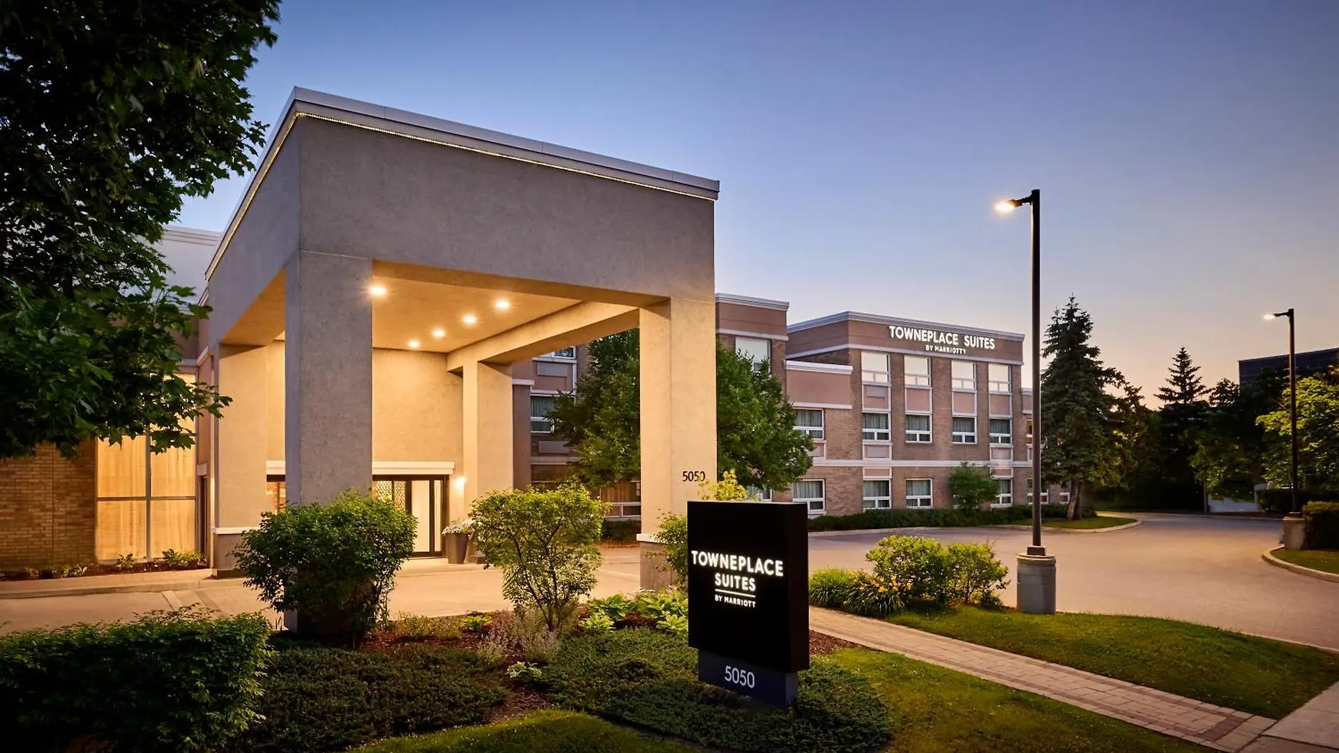 3 Budget Hotels Near Victoria Park Arena Worth Booking