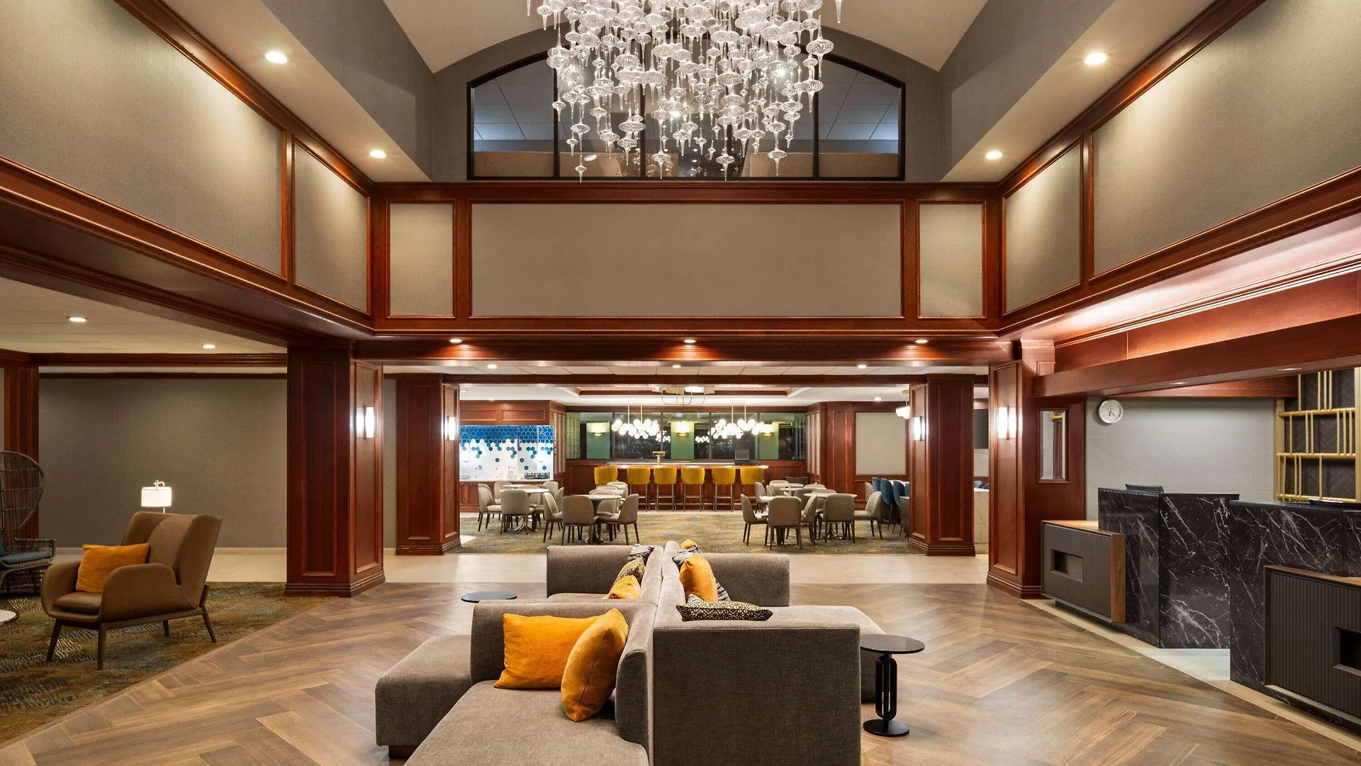 7 Business Hotels Close to Hiestand Park Worth Booking