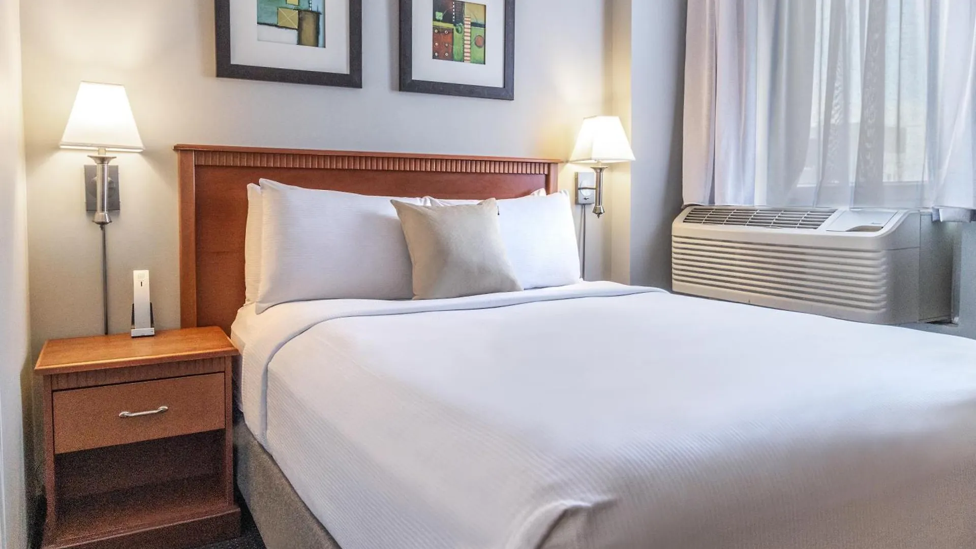 15 Central Montreal Hotels Near Mount Royal Park Worth Booking