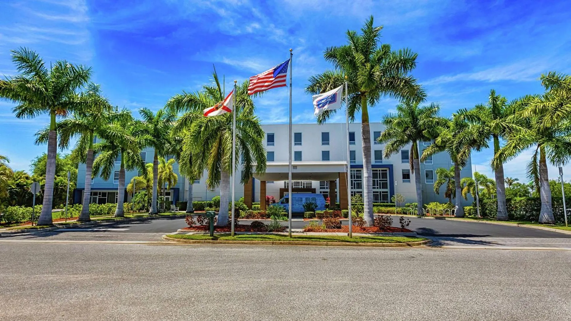 Where to Stay for Less: 5 Budget Hotels Near Sarasota Airport