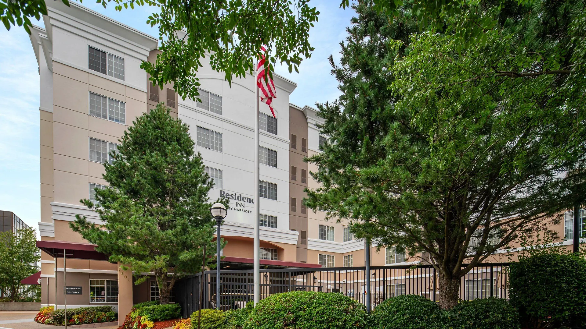 5 Smart Business Hotels Near Nottoway Park Worth Booking