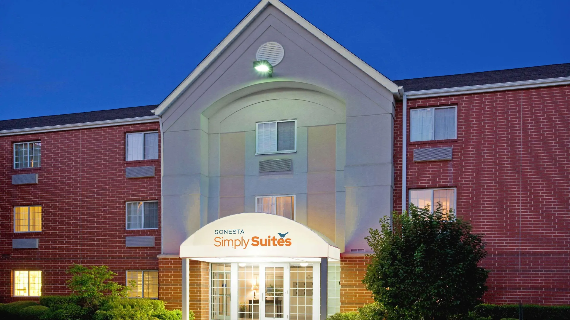 4 Top-Rated Business Hotels Close to Naperville Plaza