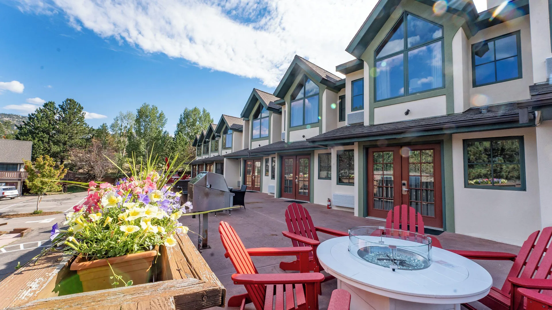 Staying In Colorado: 5 Highly-Rated Clean Hotels Compared