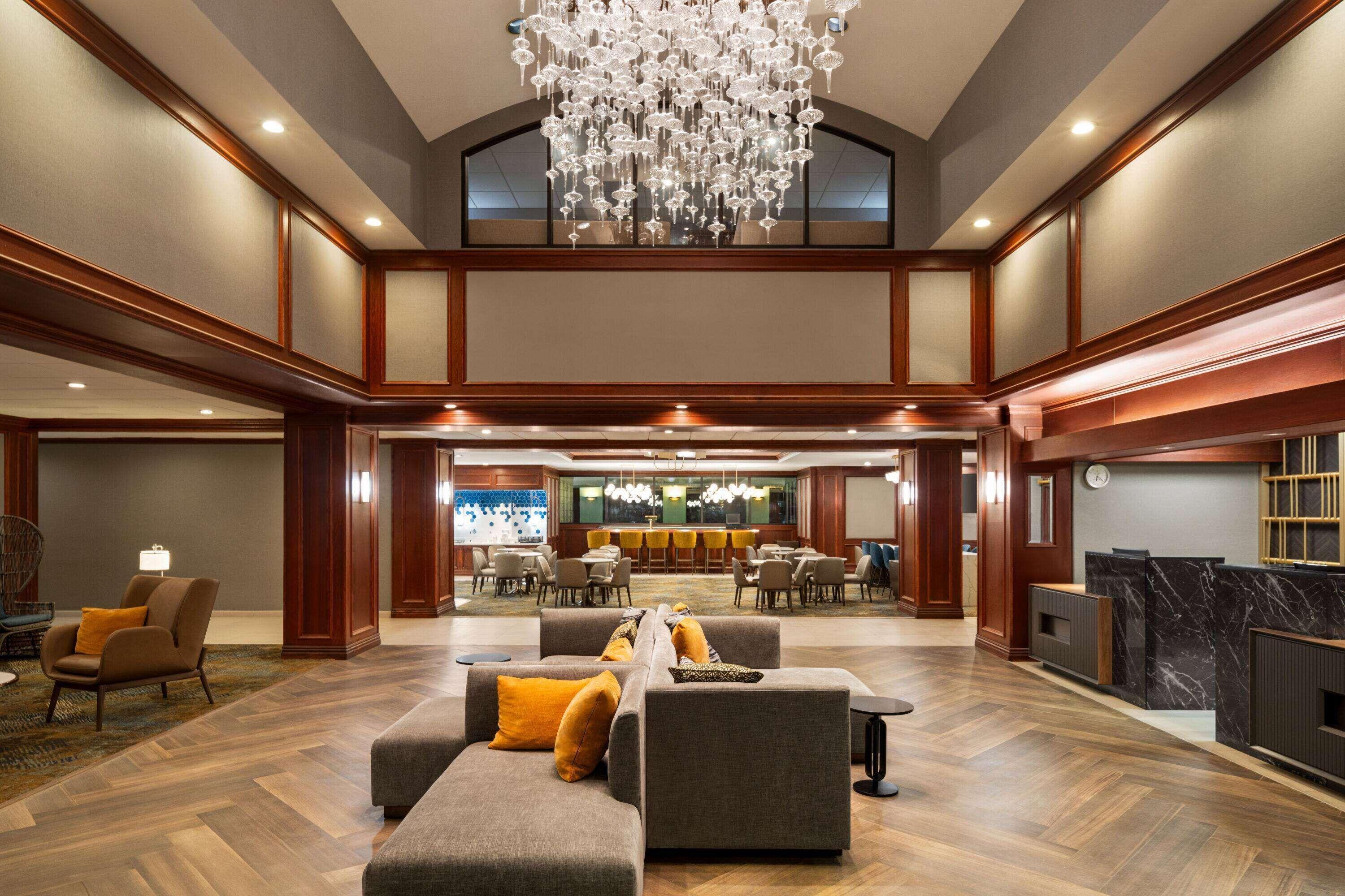 7 Business Hotels Close to Hiestand Park Worth Booking