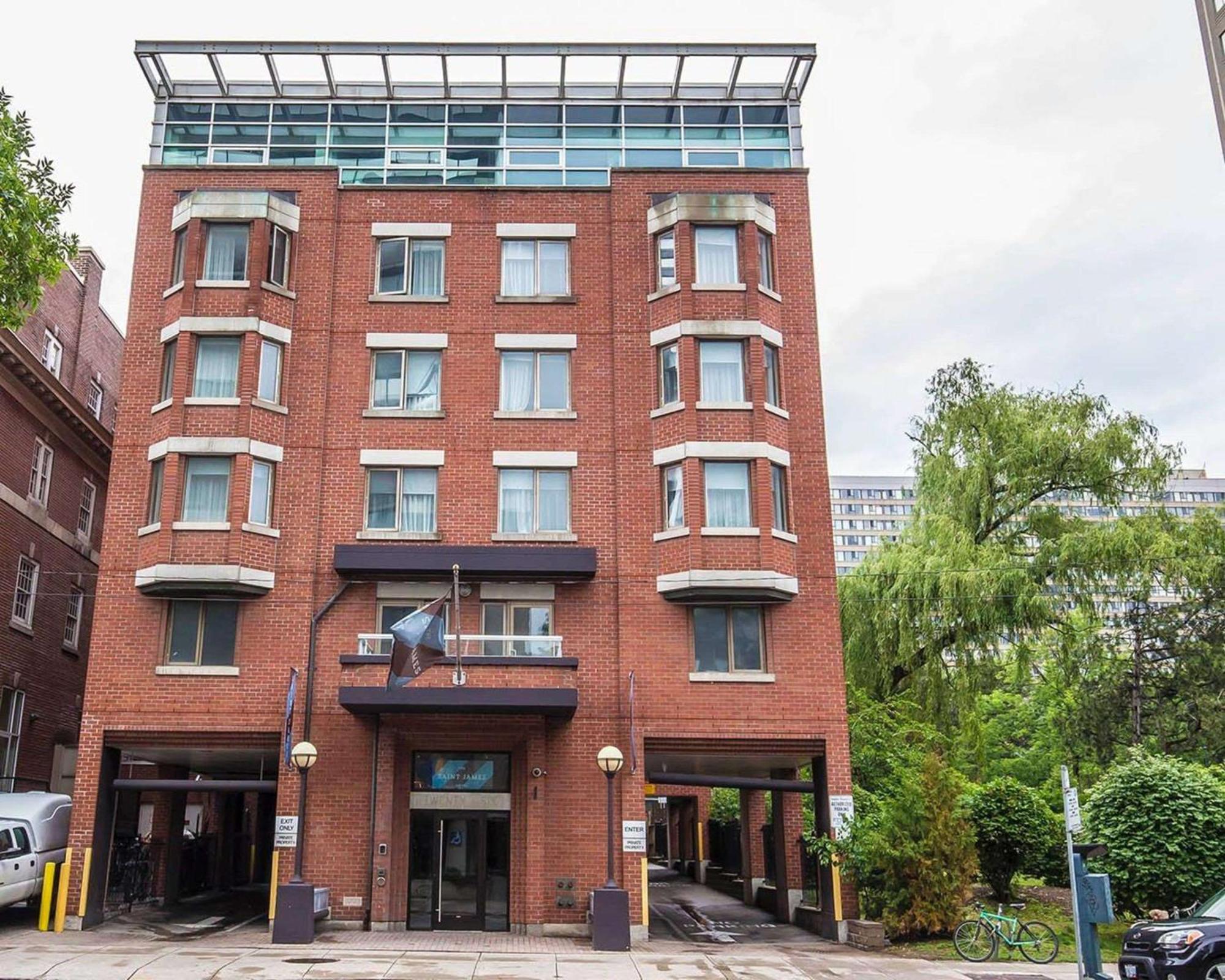 4 Budget Hotels in Downtown Toronto for Smart Travelers