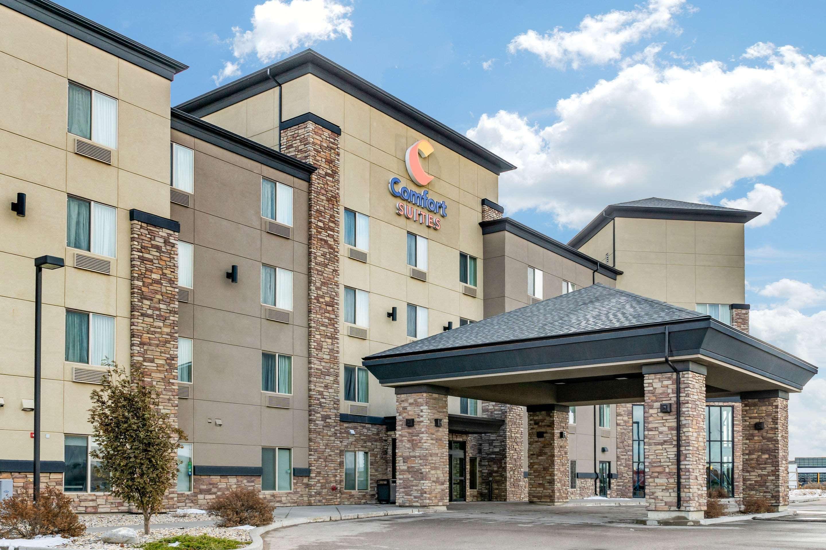 4 Airport-Convenient Hotels Close to Fairhaven Bowl