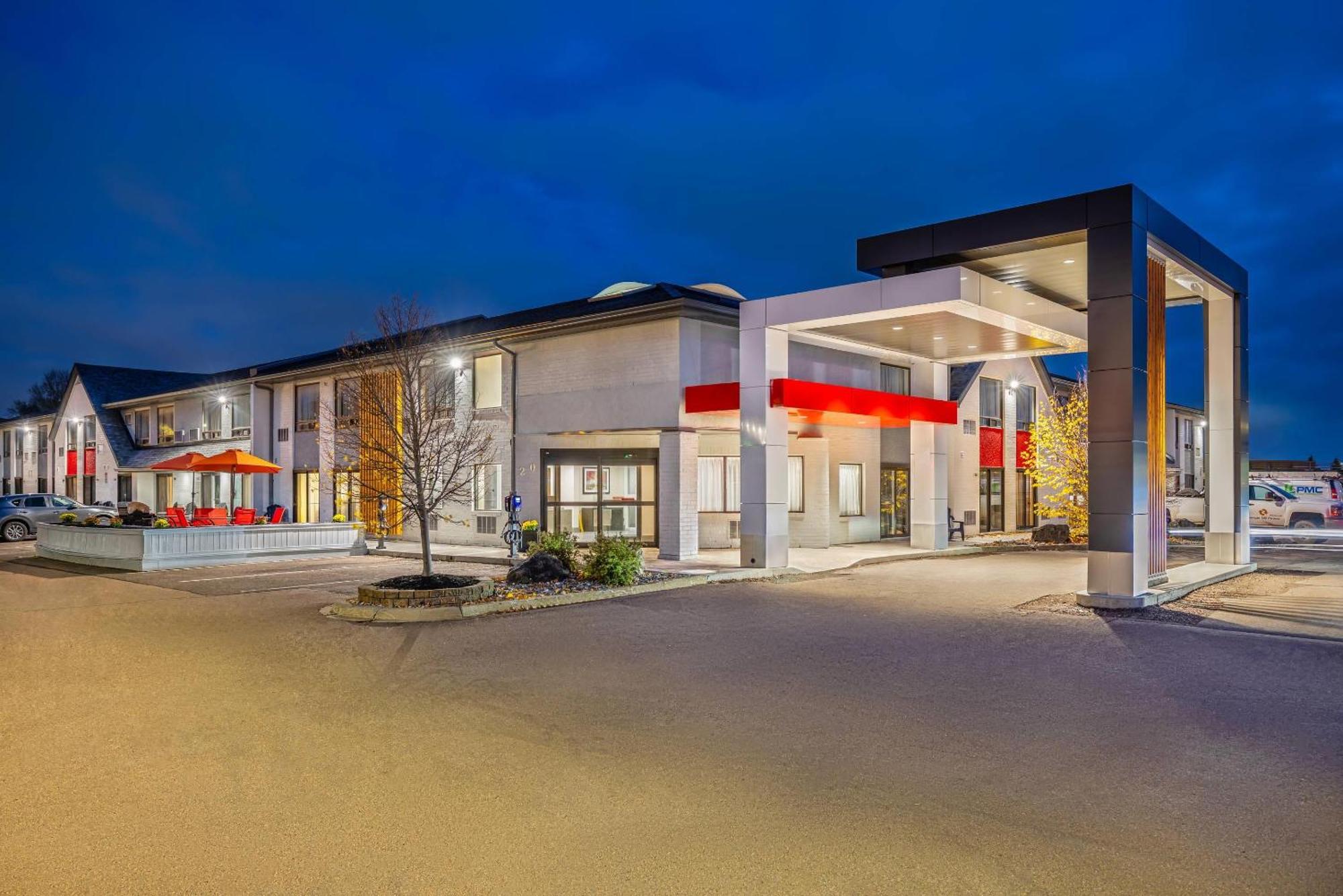 Where to Stay Near Galerie D'art de L'universite: 10 Business Hotels