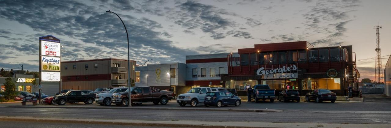 7 Smart Airport Hotels Near Grand Valley Provincial Park Worth Booking