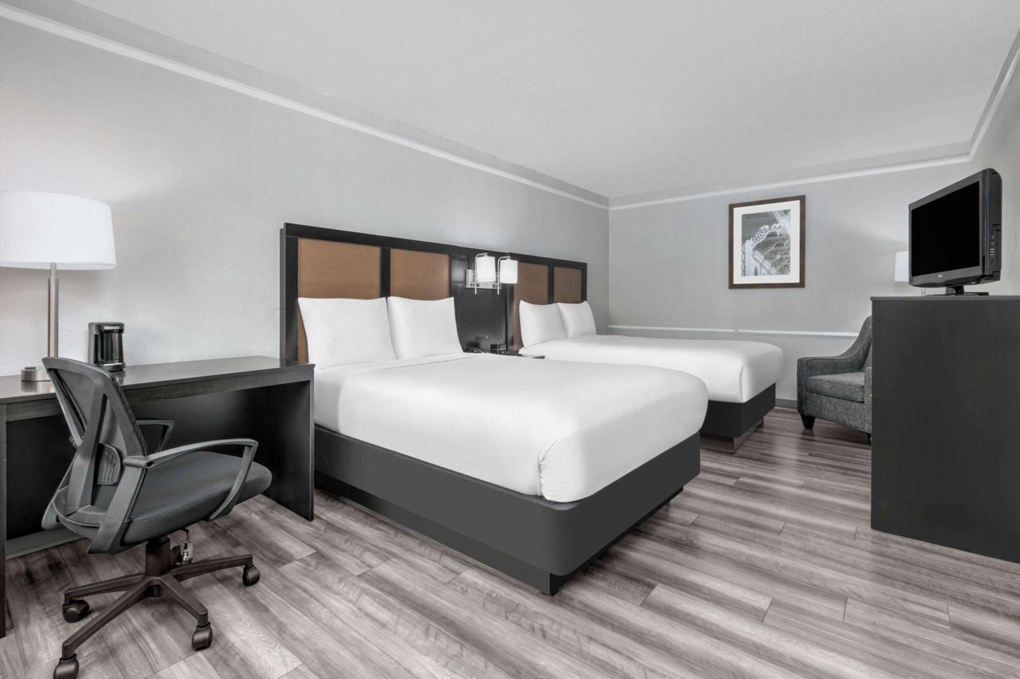 7 Budget Hotels in North Loop, Austin Worth Booking
